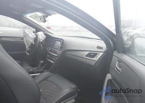 2018 Hyundai Sonata Sport z USA, uszkodzony, nr VIN 5NPE34AF0JH680154